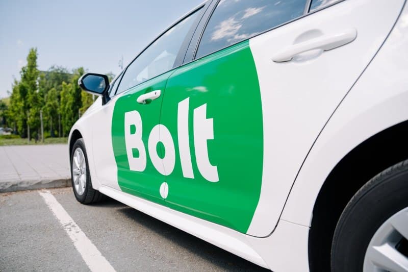 Автомобіль Bolt з брендуванням